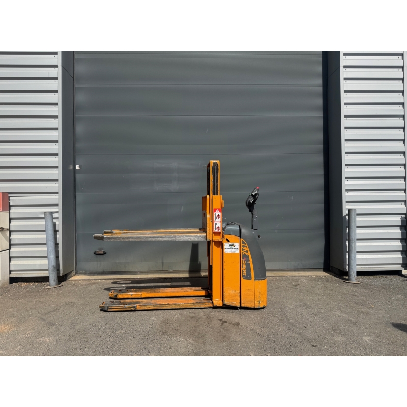 Transpalette électrique double levée d'occasion 1600 kg OMG Transpalette électrique double levée d'occasion 1600 kg OMG