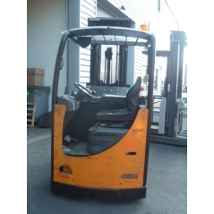 Chariot élévateur à mât rétractable OMG 1600 kg