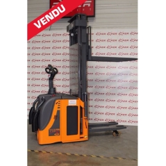 Gerbeur électrique porté OMG 1600 kg