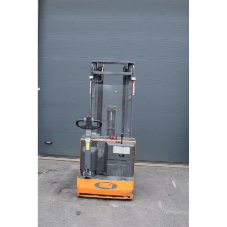 Gerbeur électrique OMG 1500 kg - Focus