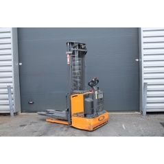 Gerbeur électrique OMG 1500 kg - Focus