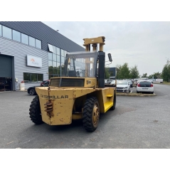 Chariot élévateur thermique d'occasion CATERPILLAR 9000 kg