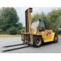 Chariot élévateur thermique d'occasion CATERPILLAR 9000 kg
