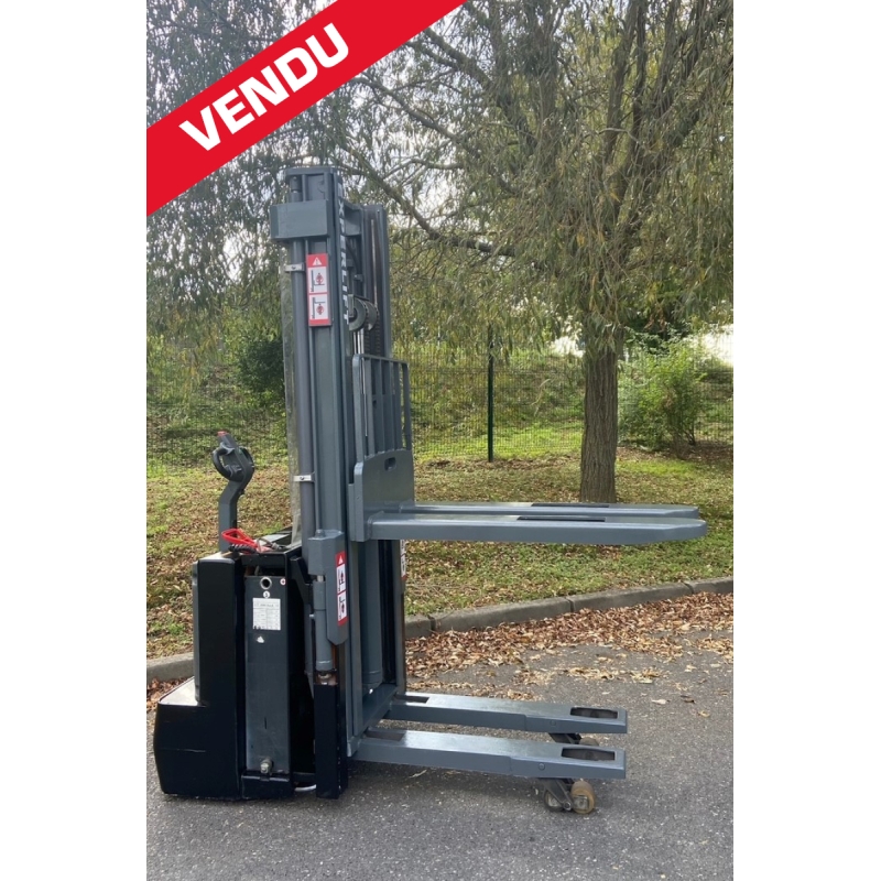 Gerbeur transpalette électrique d'occasion 1500 kg OMG Gerbeur transpalette électrique d'occasion 1500 kg OMG