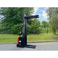 Première main - Gerbeur électrique d'occasion 1500 kg 5000 mm