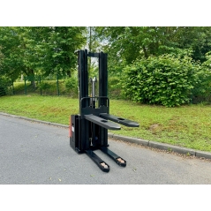 Première main - Gerbeur électrique d'occasion 1500 kg 5000 mm