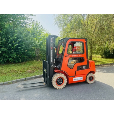 Chariot élévateur électrique lithium 2 500 kg d'occasion EP