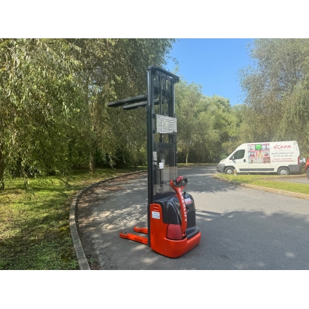 Gerbeur électrique 1200 kg d'occasion Fenwick
