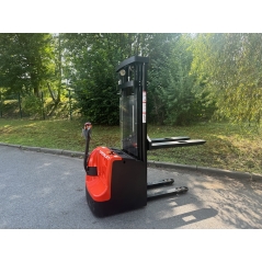 Gerbeur électrique Lithium 1 500 kg d'occasion