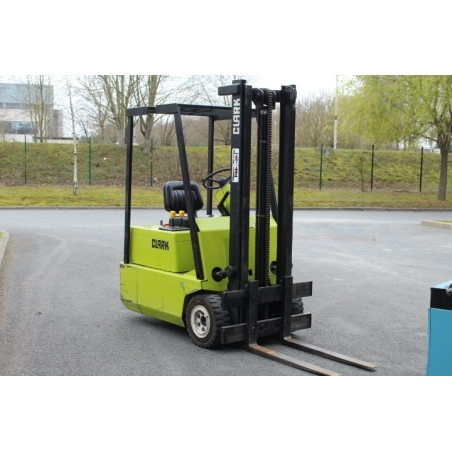 Chariot élévateur électrique d'occasion 1200 kg Clark