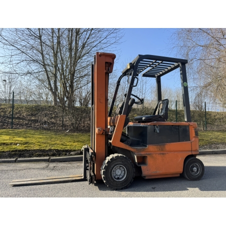 Chariot élévateur électrique 1 600 kg d'occasion TOYOTA