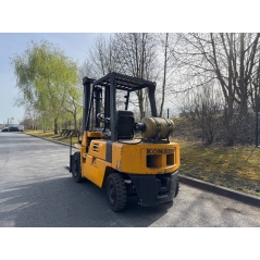 Chariot élévateur d'occasion thermique gaz 2500 kg Komatsu