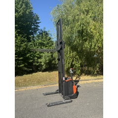 Gerbeur 1200 kg d'occasion longerons encadrants Toyota