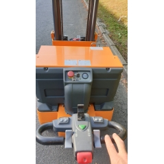 Gerbeur électrique 1200 kg d'occasion OMG
