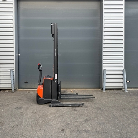 Gerbeur 1200 kg d'occasion longerons encadrants Toyota