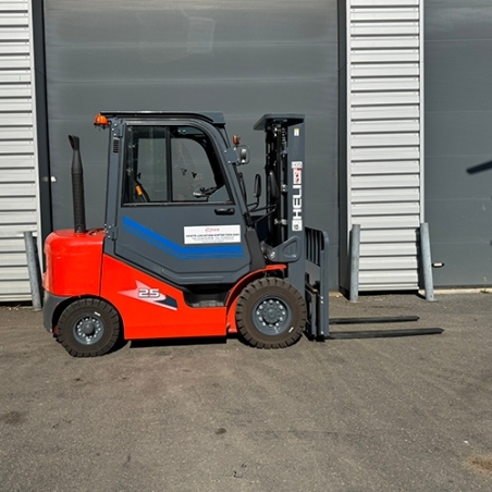 Chariot élévateur thermique diesel 2 500 kg démo HELI