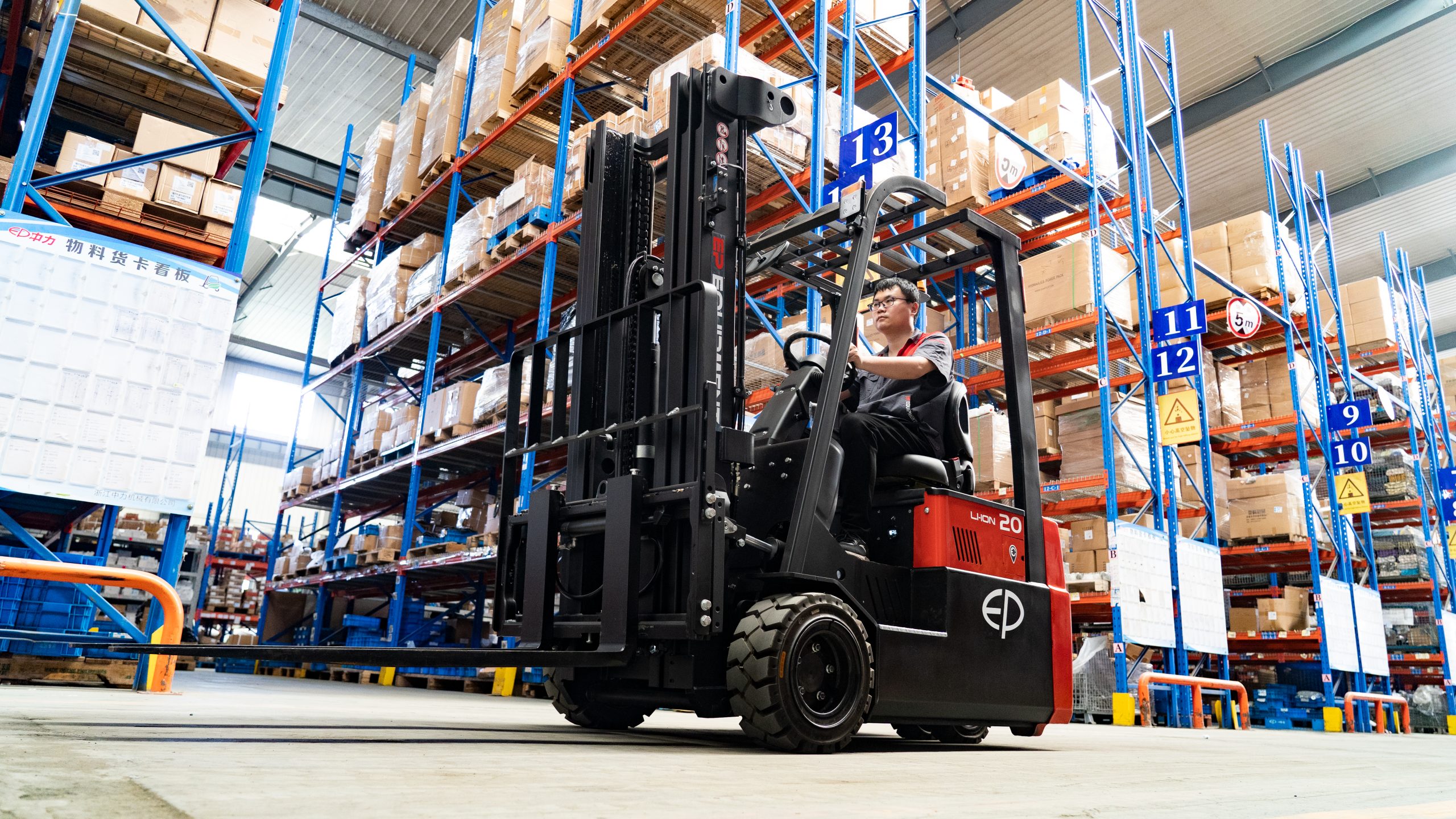 CHARIOTS ELEVATEURS ELECTRIQUES EXPERLIFT