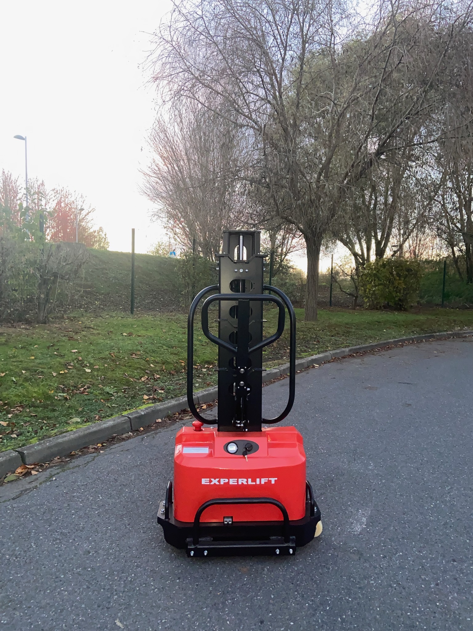 Gerbeur semi-électrique