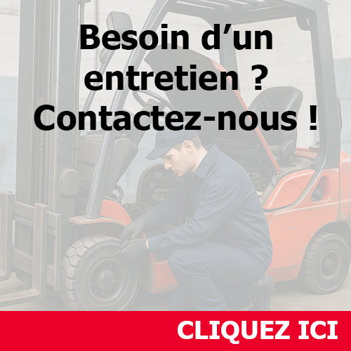 Technicien assurant 'entretien d'un chariot élévateur
